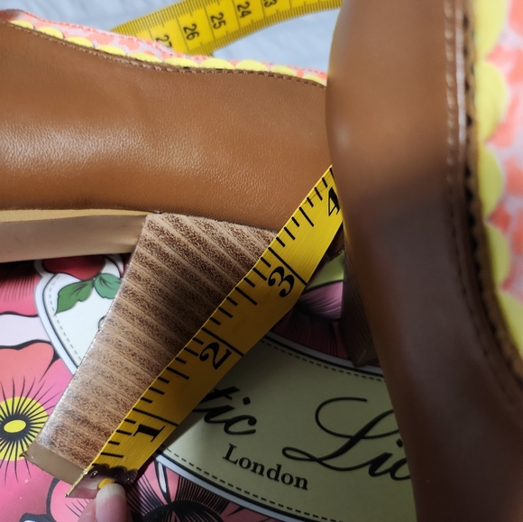 Tobacco and orange Poetic License shooties - Picture 3 of 7